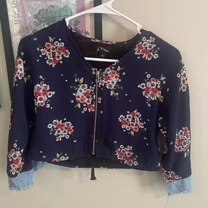 Art Class cropped floral zip up top